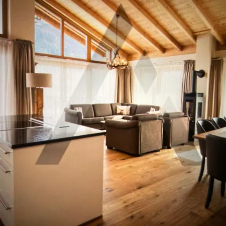 Spacious Chalet 5 Stars On Lively & Vibrant Street Σπίτι διακοπών
